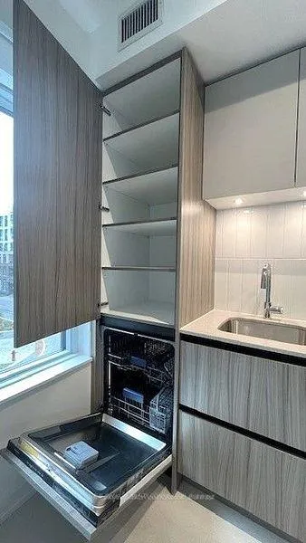 Photo 6 of Unit 306, 8 Beverley Glen Boulevard, Vaughan, Beverley Glen — HOMEH