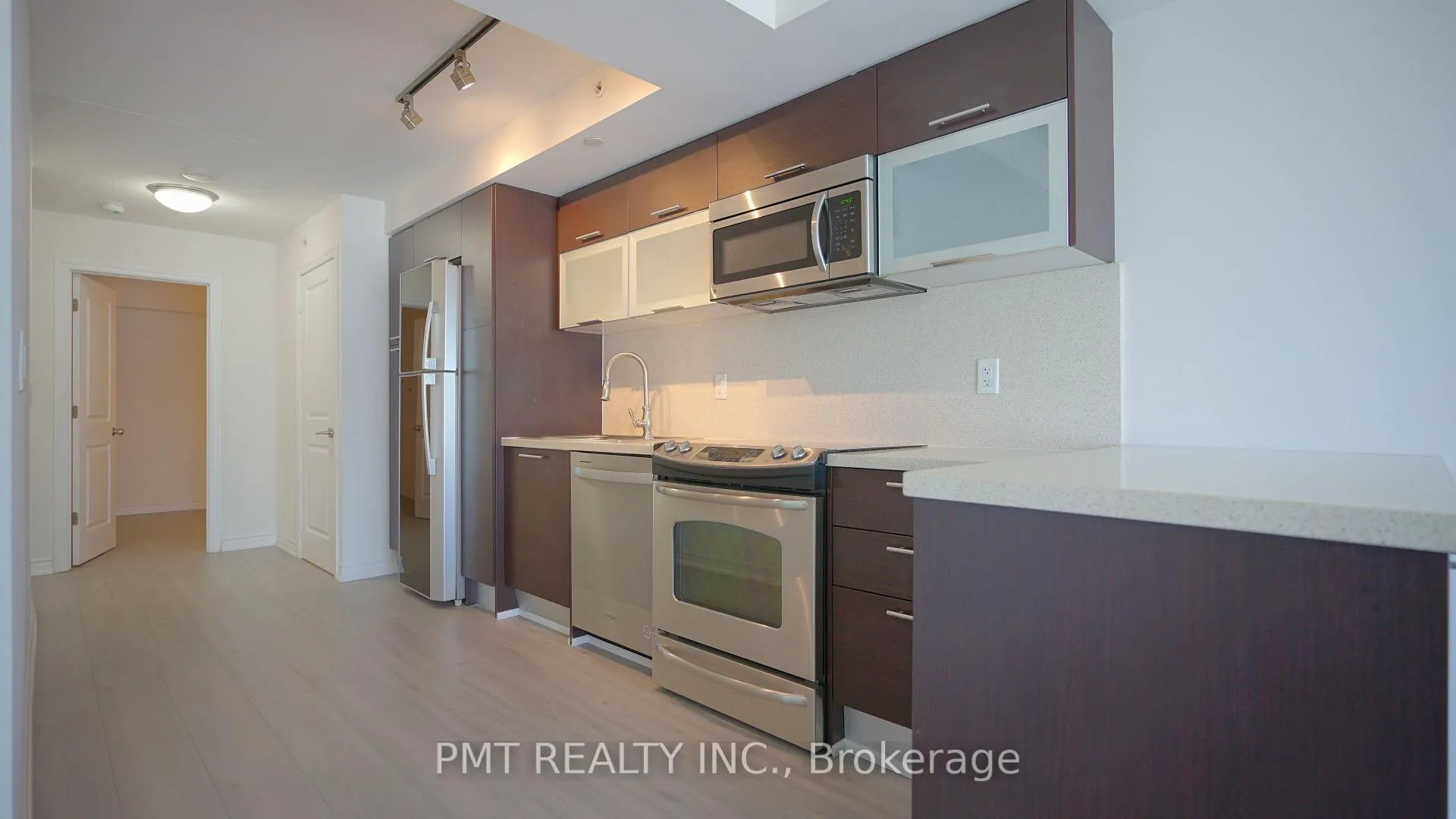 Photo 3 of Unit 2201, 386 Yonge Street, Toronto, Bay Street Corridor — HOMEH