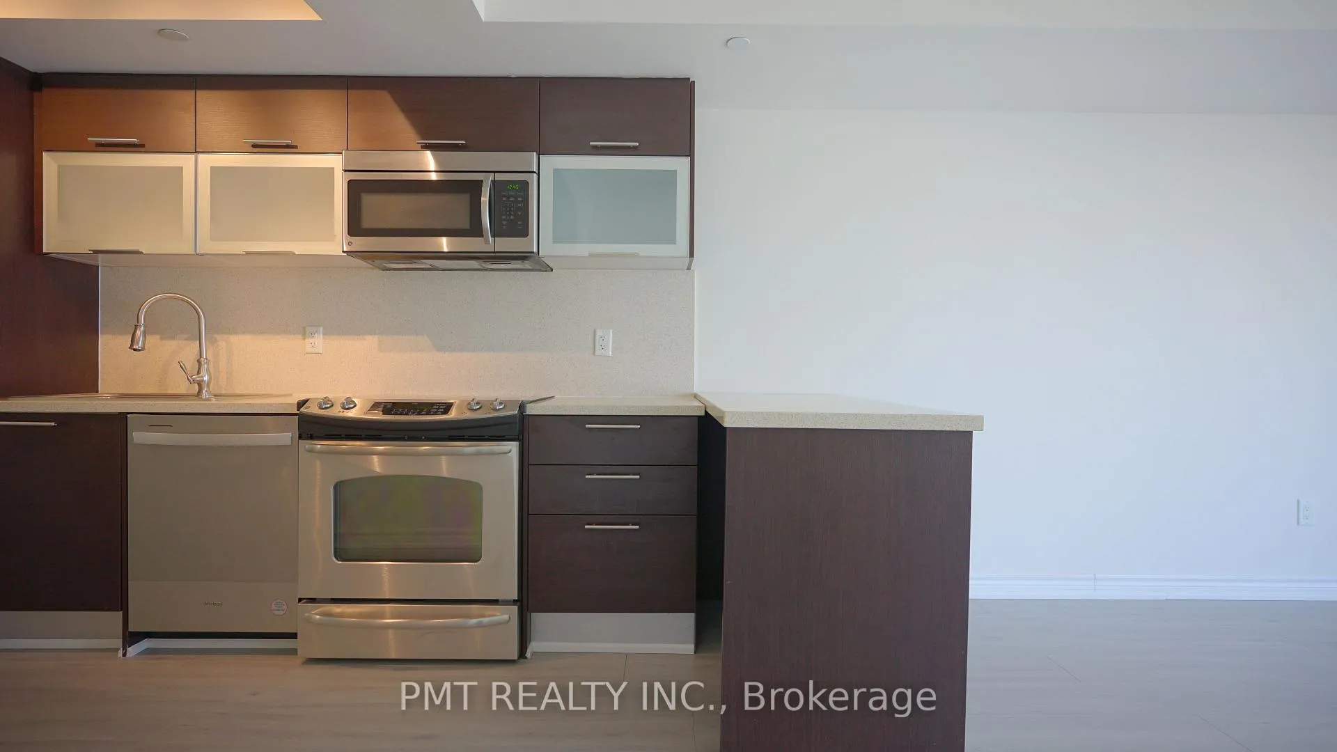 Photo 5 of Unit 2201, 386 Yonge Street, Toronto, Bay Street Corridor — HOMEH