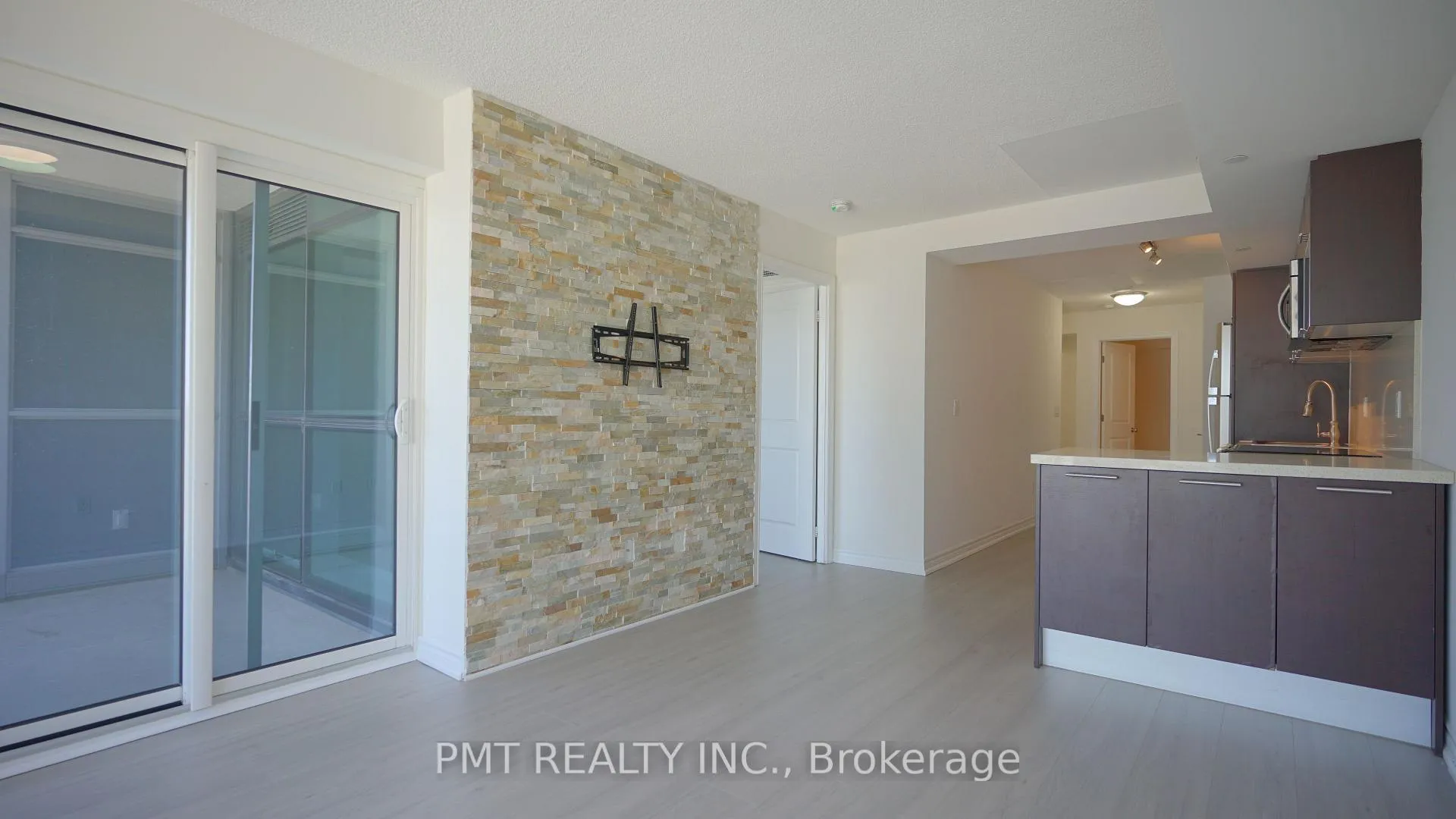 Photo 10 of Unit 2201, 386 Yonge Street, Toronto, Bay Street Corridor — HOMEH