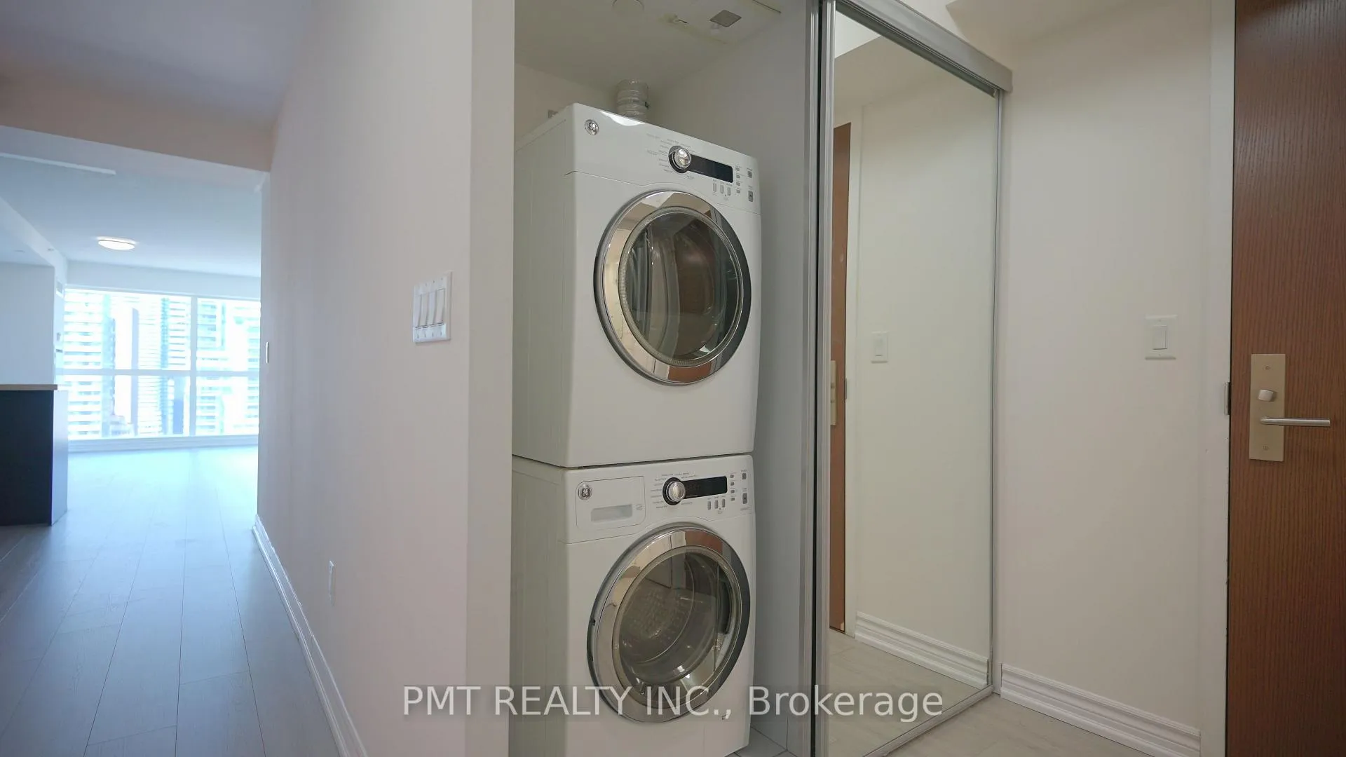 Photo 23 of Unit 2201, 386 Yonge Street, Toronto, Bay Street Corridor — HOMEH