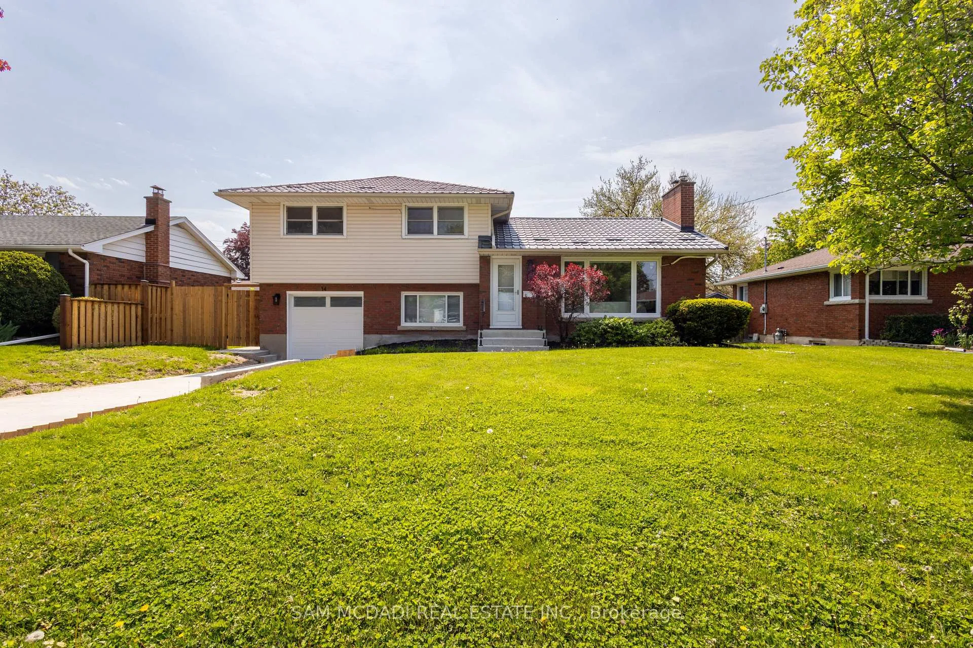Photo 1 of 14 Glencairn Drive, St. Catharines, Bunting/Linwell — HOMEH