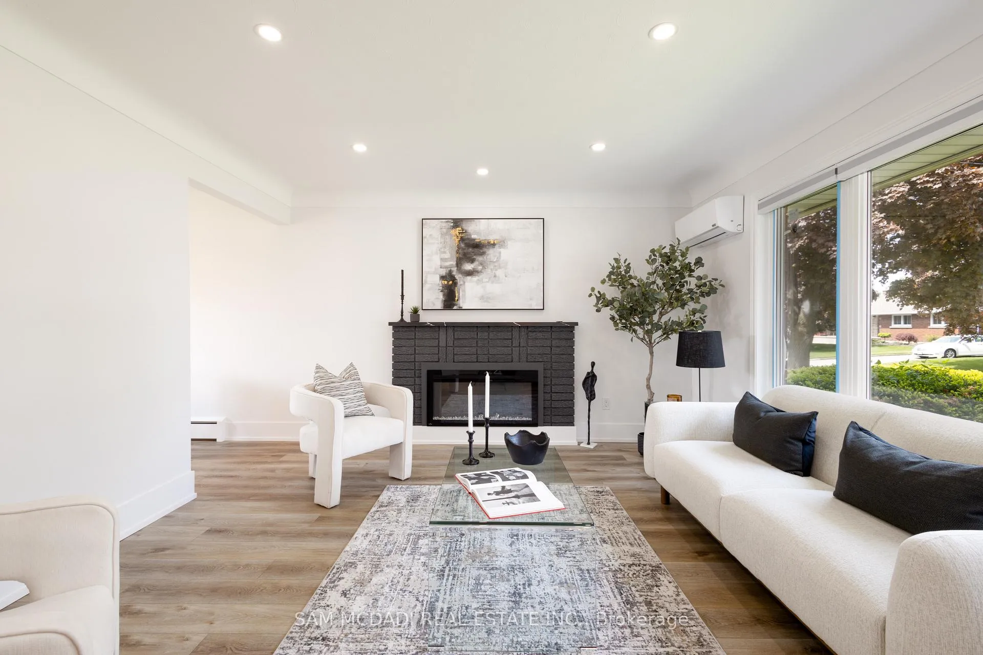 Photo 6 of 14 Glencairn Drive, St. Catharines, Bunting/Linwell — HOMEH