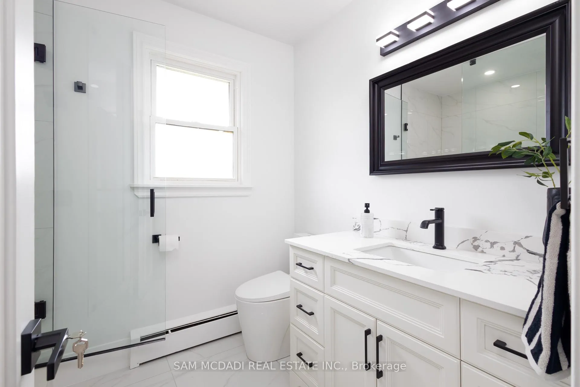 Photo 11 of 14 Glencairn Drive, St. Catharines, Bunting/Linwell — HOMEH