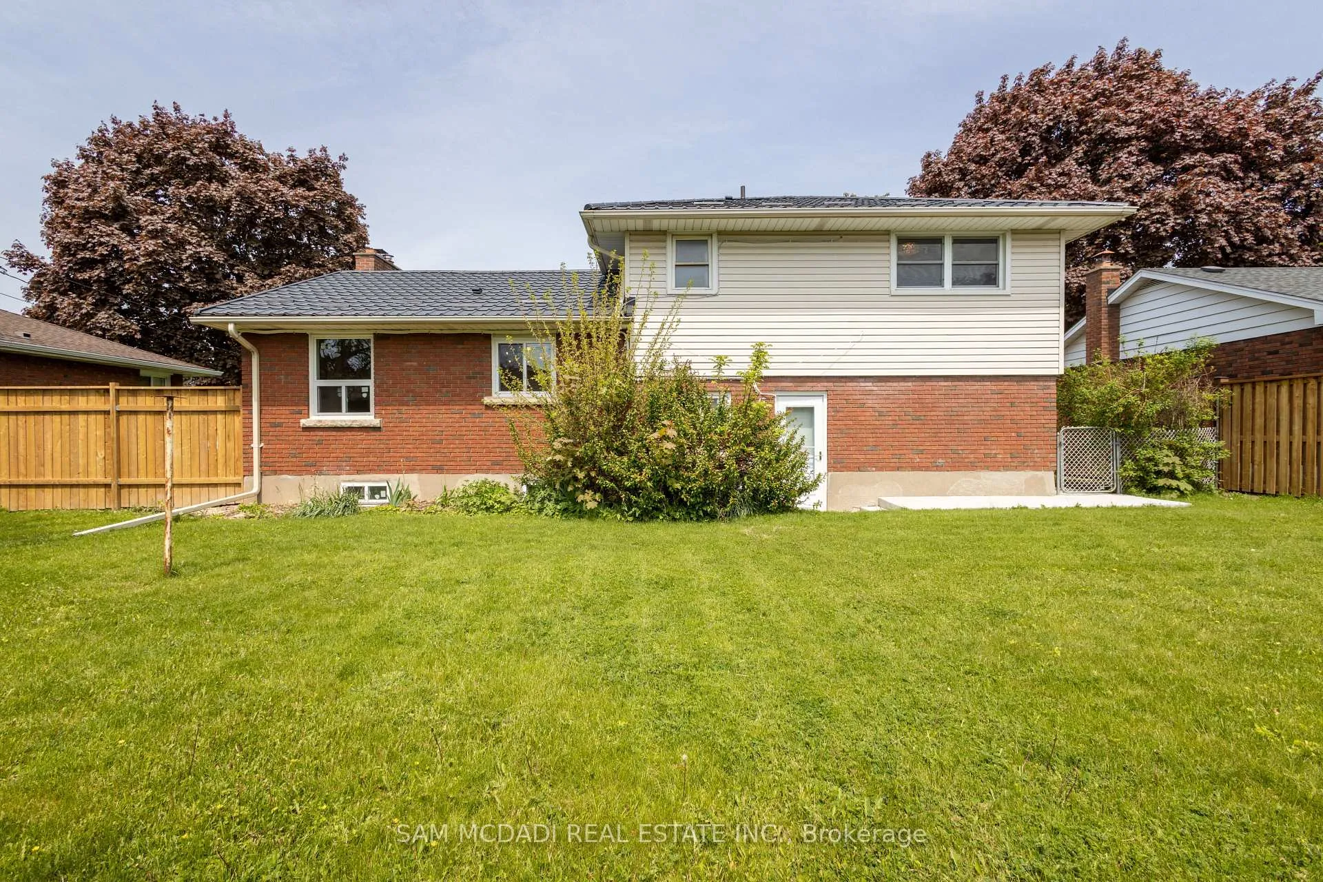 Photo 32 of 14 Glencairn Drive, St. Catharines, Bunting/Linwell — HOMEH