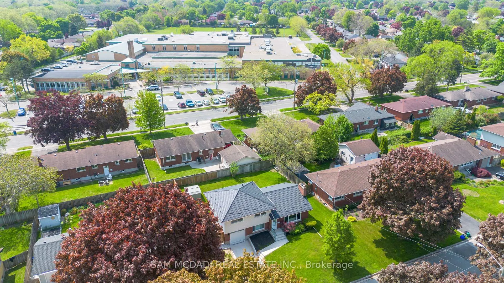 Photo 35 of 14 Glencairn Drive, St. Catharines, Bunting/Linwell — HOMEH
