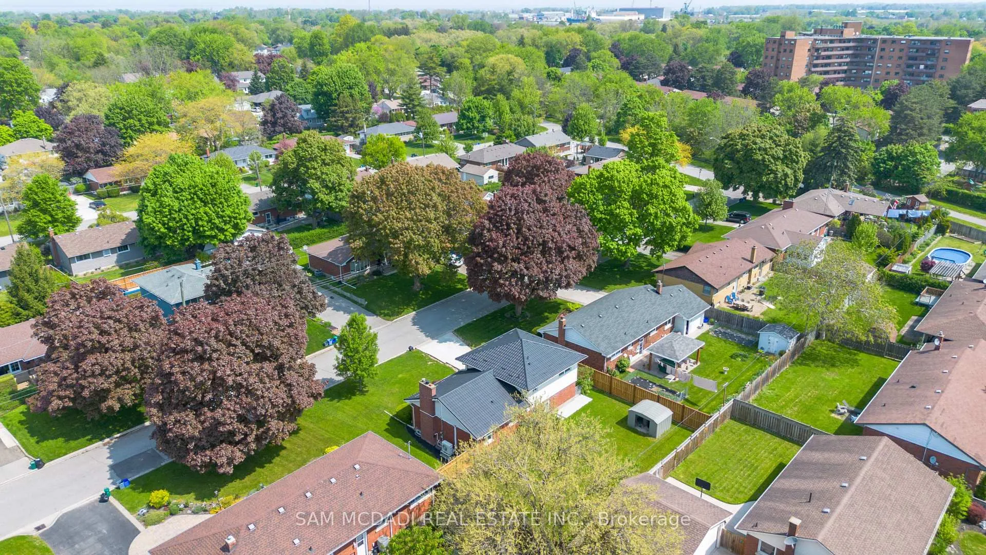 Photo 37 of 14 Glencairn Drive, St. Catharines, Bunting/Linwell — HOMEH