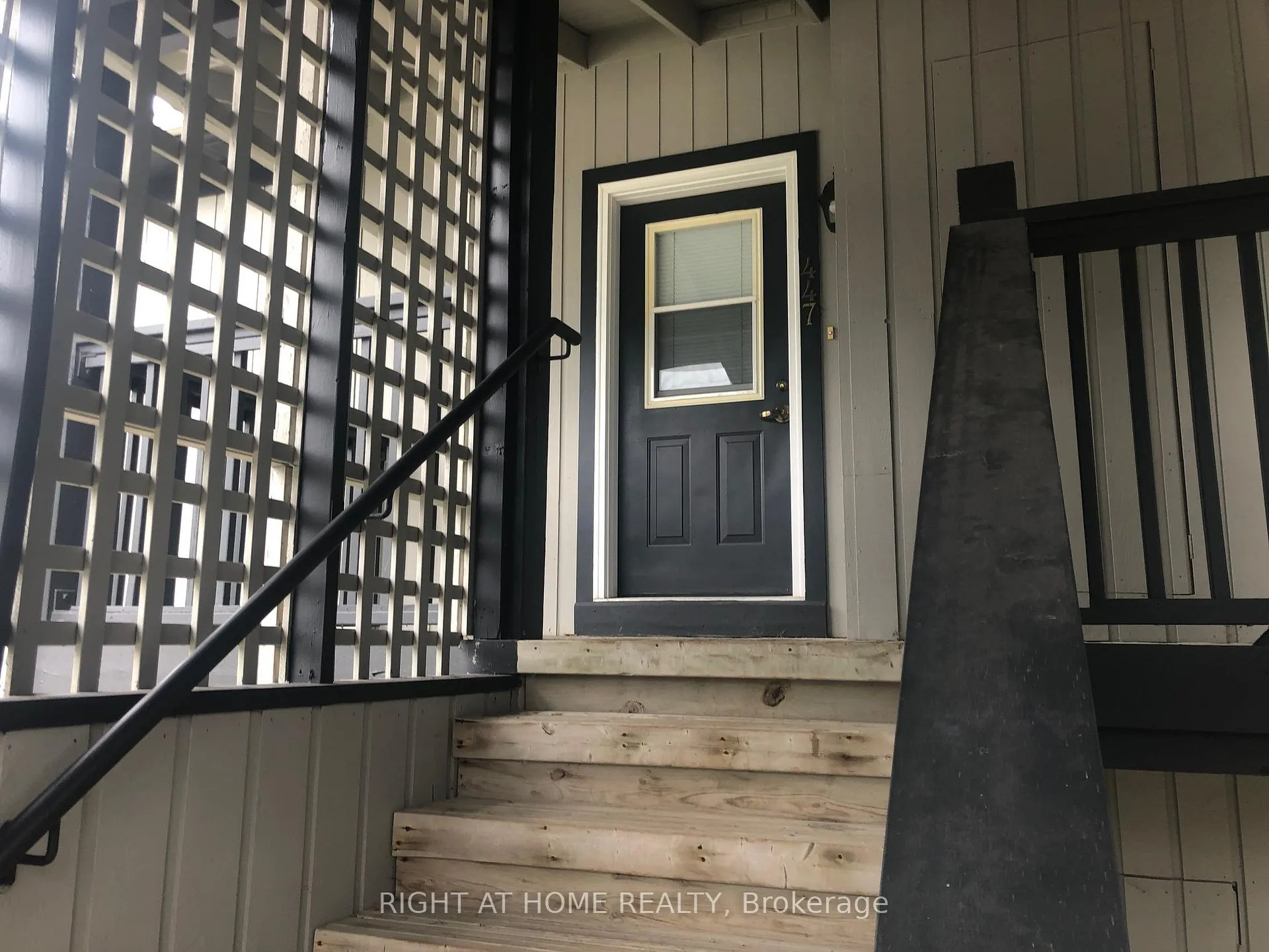 Photo 4 of 447 Mariners Way, Collingwood — HOMEH