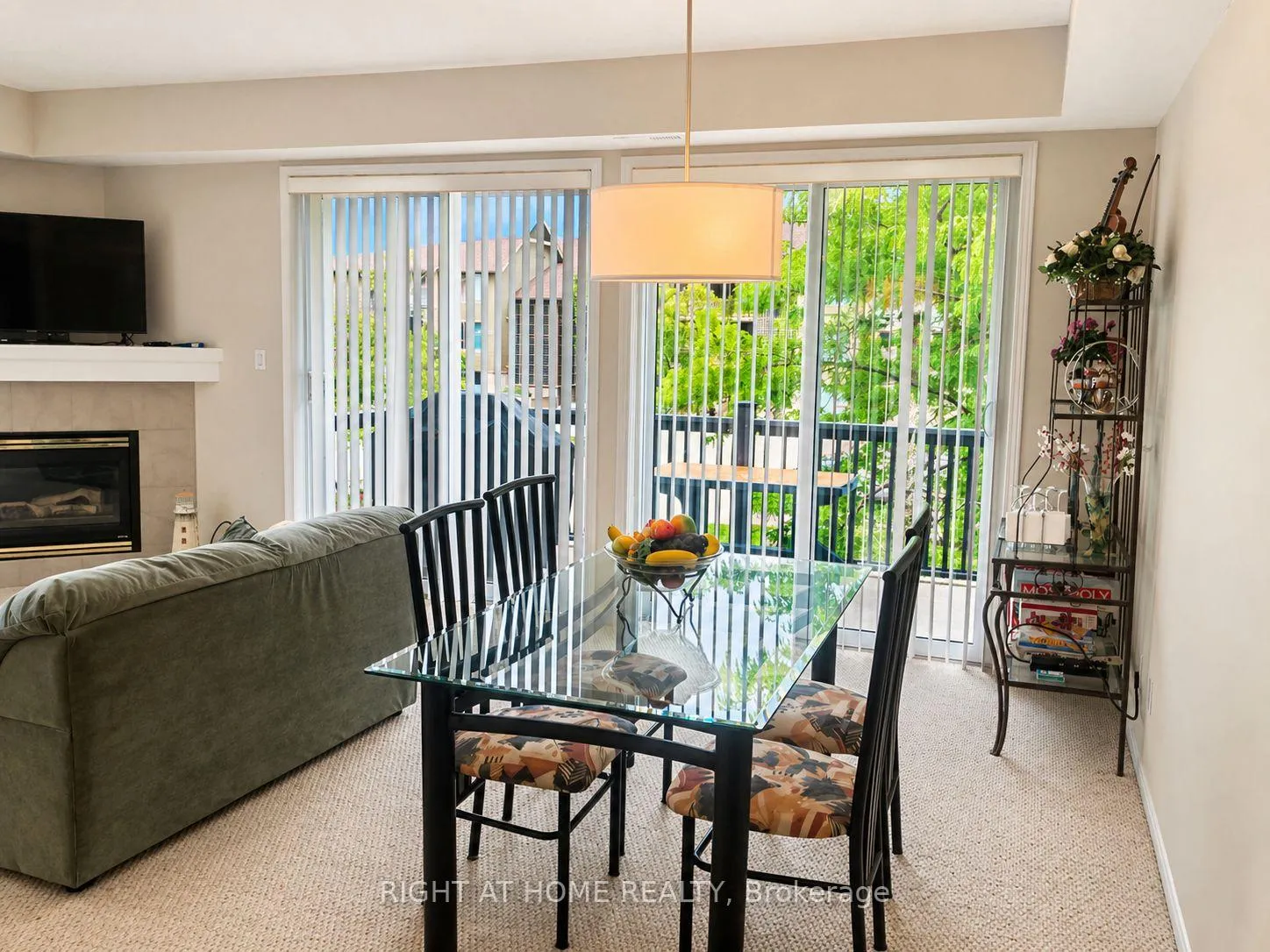 Photo 5 of 447 Mariners Way, Collingwood — HOMEH