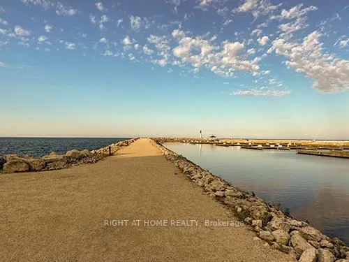 Photo 25 of 447 Mariners Way, Collingwood — HOMEH