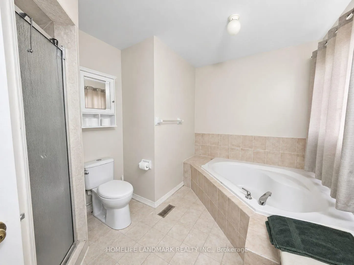 Photo 7 of 103 Starr Crescent, Aurora, Bayview Northeast — HOMEH