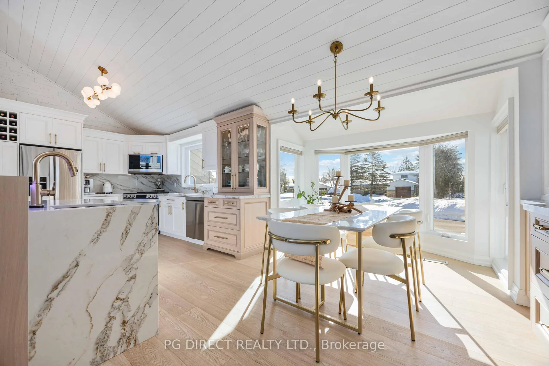 Photo 5 of 18 Villa Drive, Georgina, Pefferlaw — HOMEH