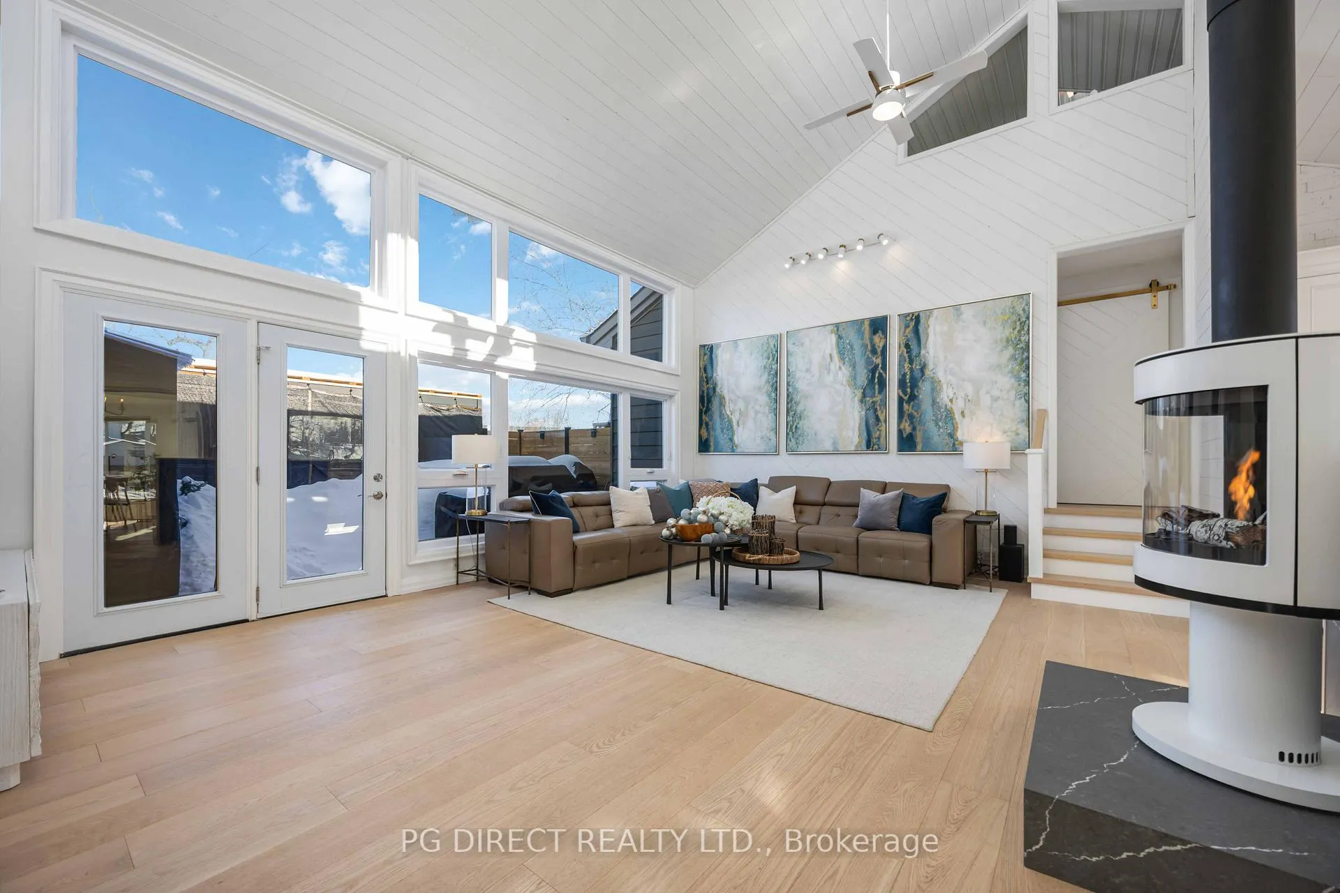 Photo 7 of 18 Villa Drive, Georgina, Pefferlaw — HOMEH