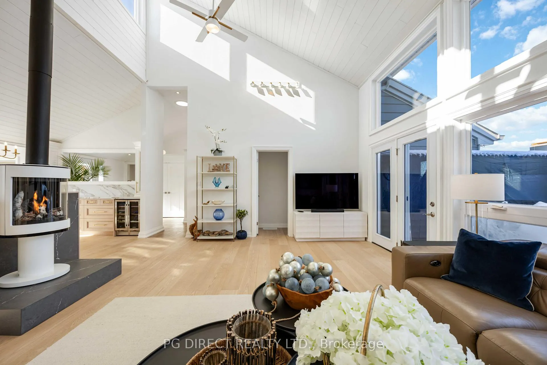 Photo 9 of 18 Villa Drive, Georgina, Pefferlaw — HOMEH
