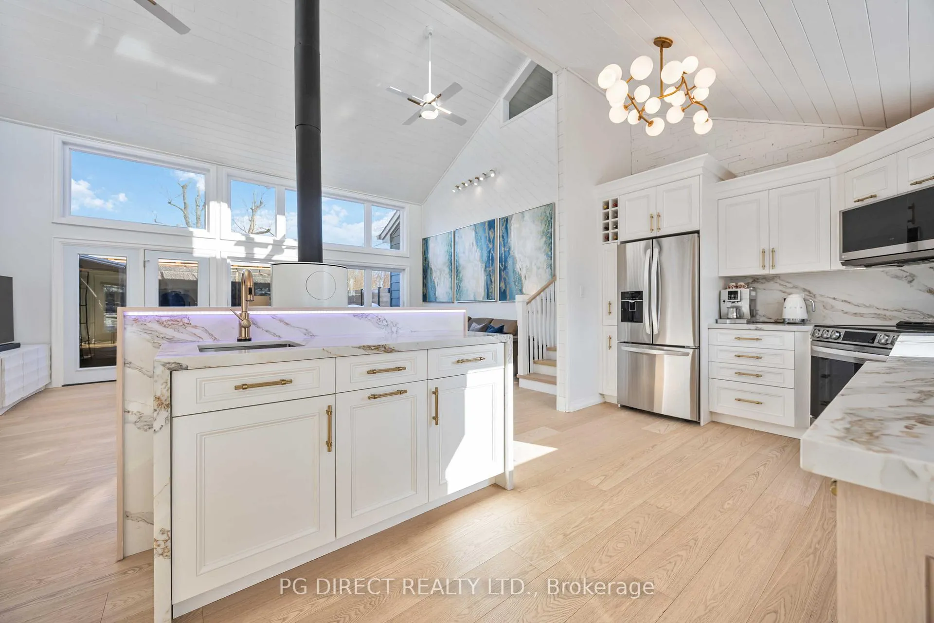 Photo 11 of 18 Villa Drive, Georgina, Pefferlaw — HOMEH