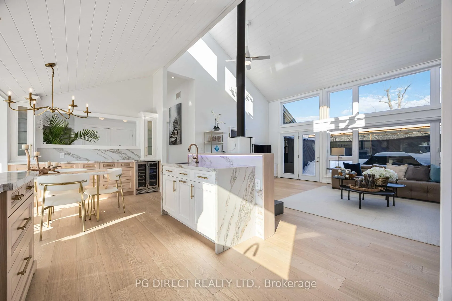 Photo 12 of 18 Villa Drive, Georgina, Pefferlaw — HOMEH