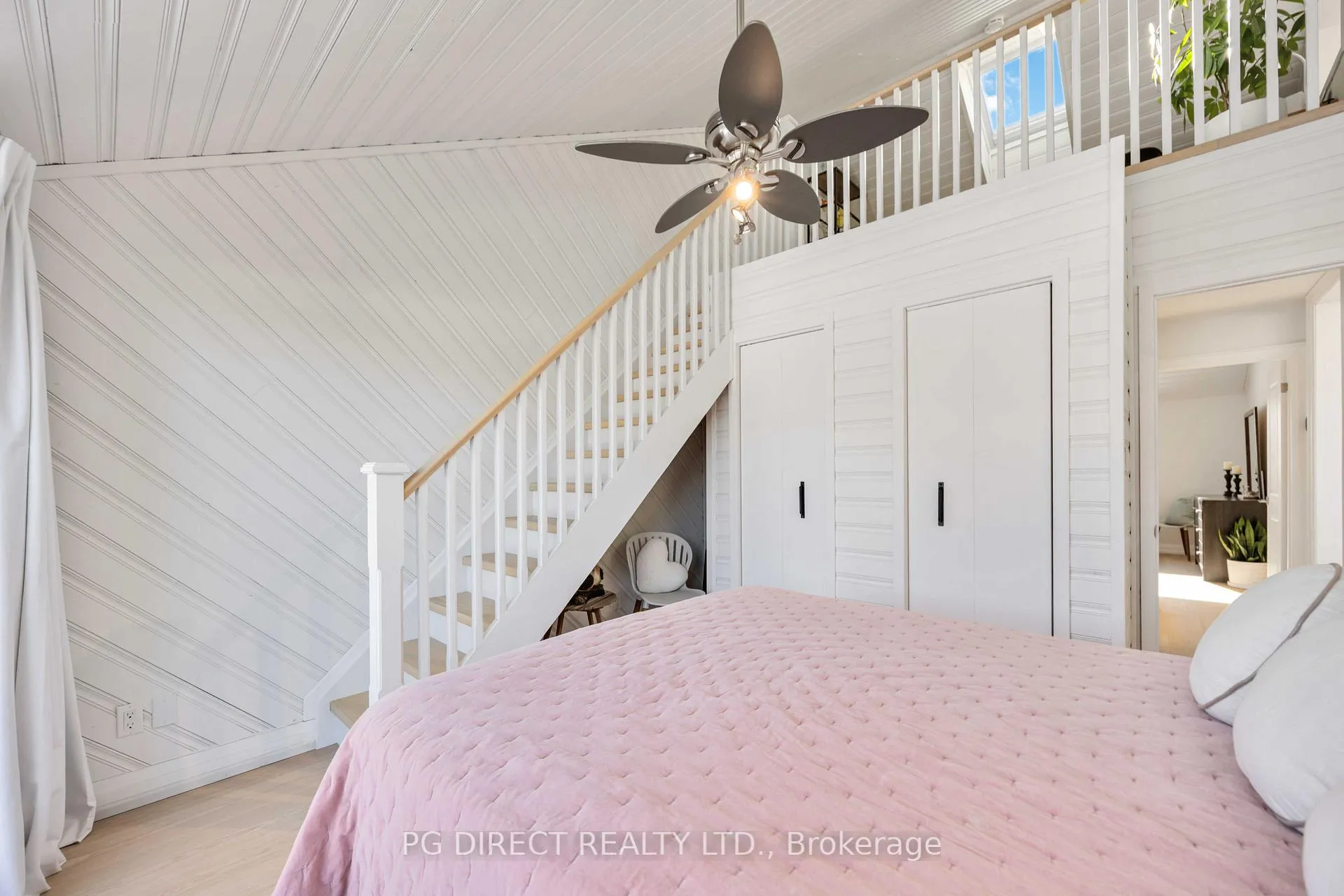 Photo 17 of 18 Villa Drive, Georgina, Pefferlaw — HOMEH