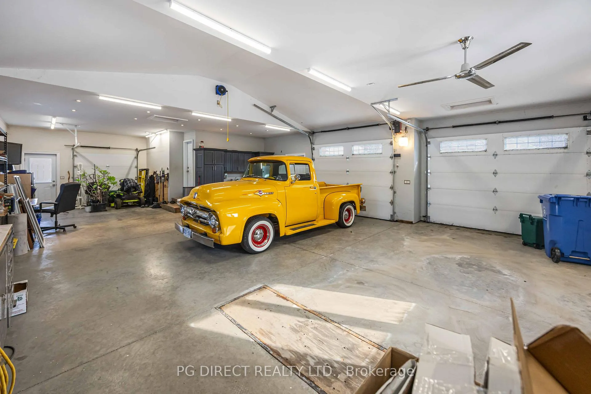 Photo 22 of 18 Villa Drive, Georgina, Pefferlaw — HOMEH