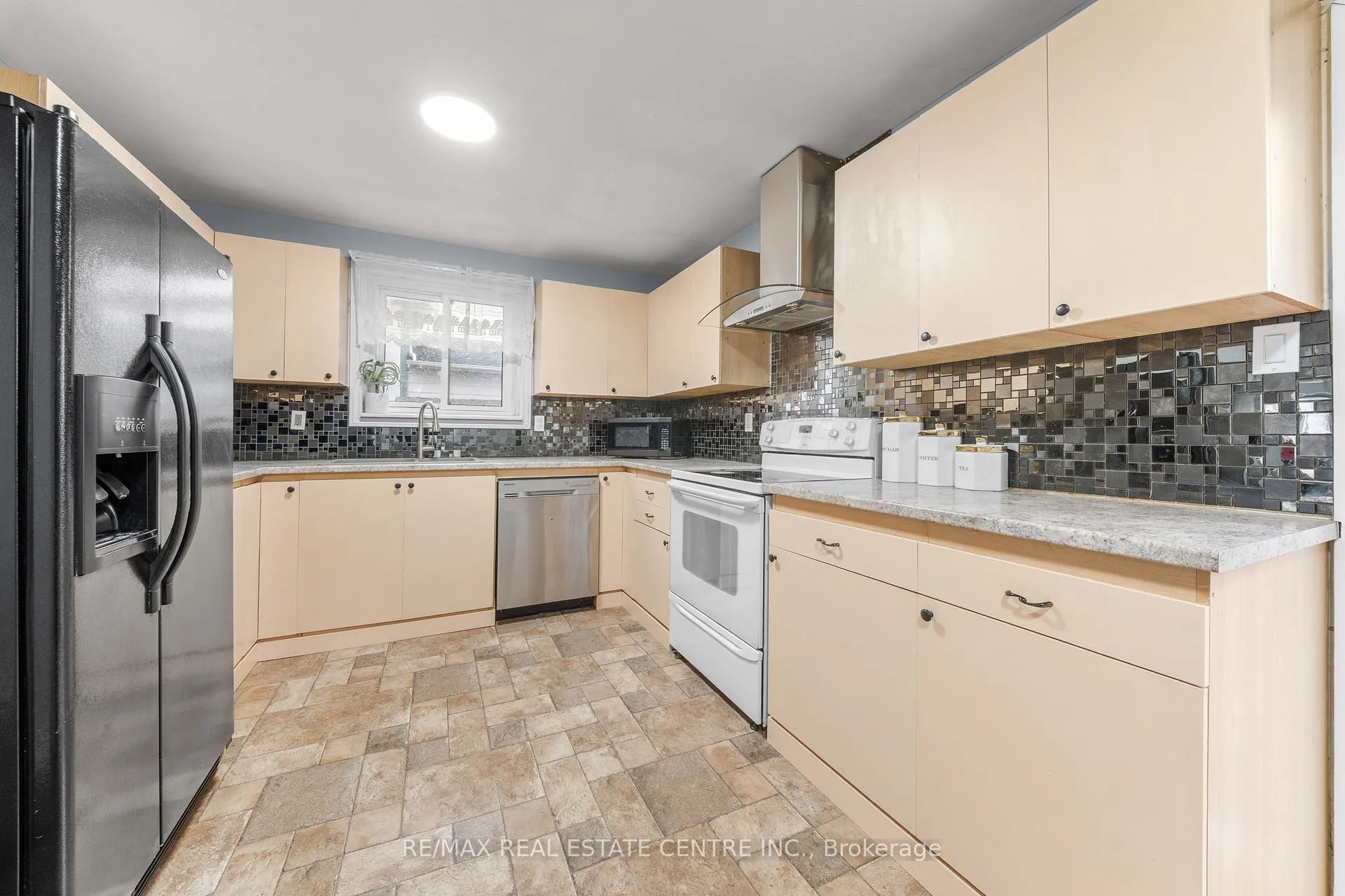 Photo 14 of 101 Griselda Crescent, Brampton, Northgate — HOMEH