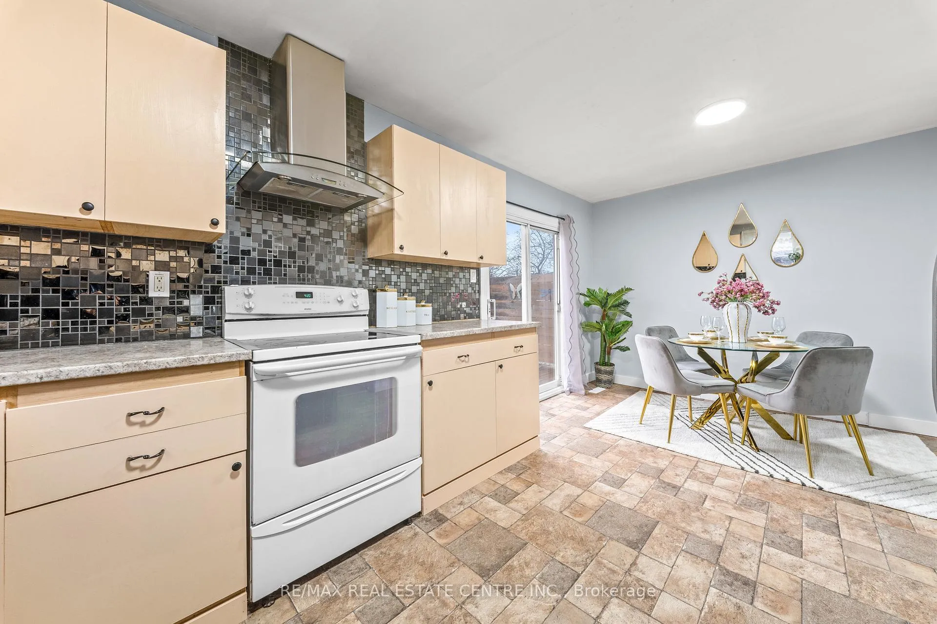 Photo 15 of 101 Griselda Crescent, Brampton, Northgate — HOMEH