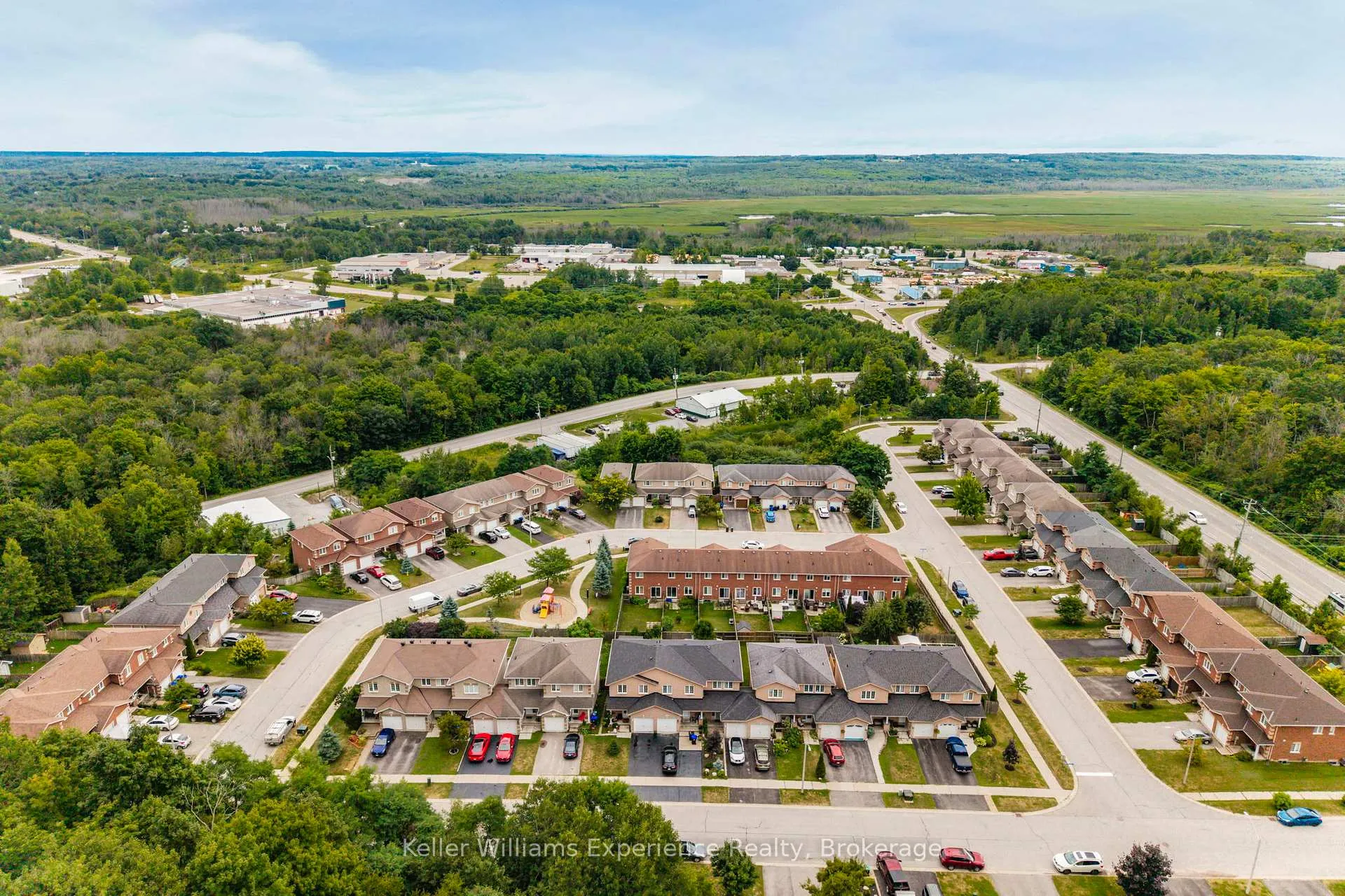 Photo 3 of 167 Southwinds Crescent, Midland — HOMEH