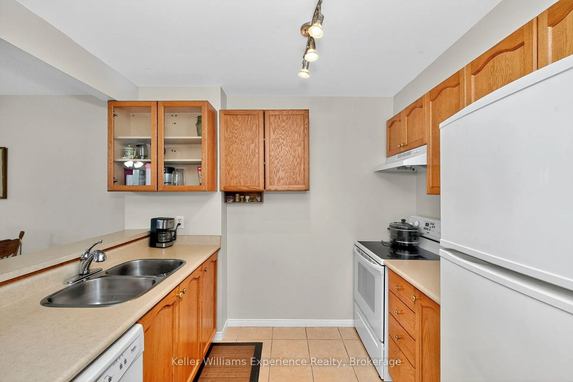 Photo 6 of 167 Southwinds Crescent, Midland — HOMEH