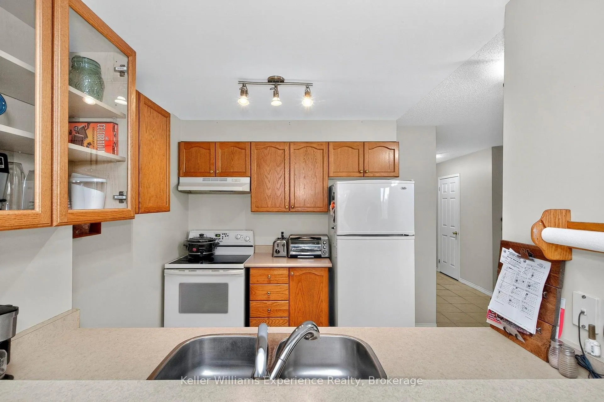 Photo 7 of 167 Southwinds Crescent, Midland — HOMEH