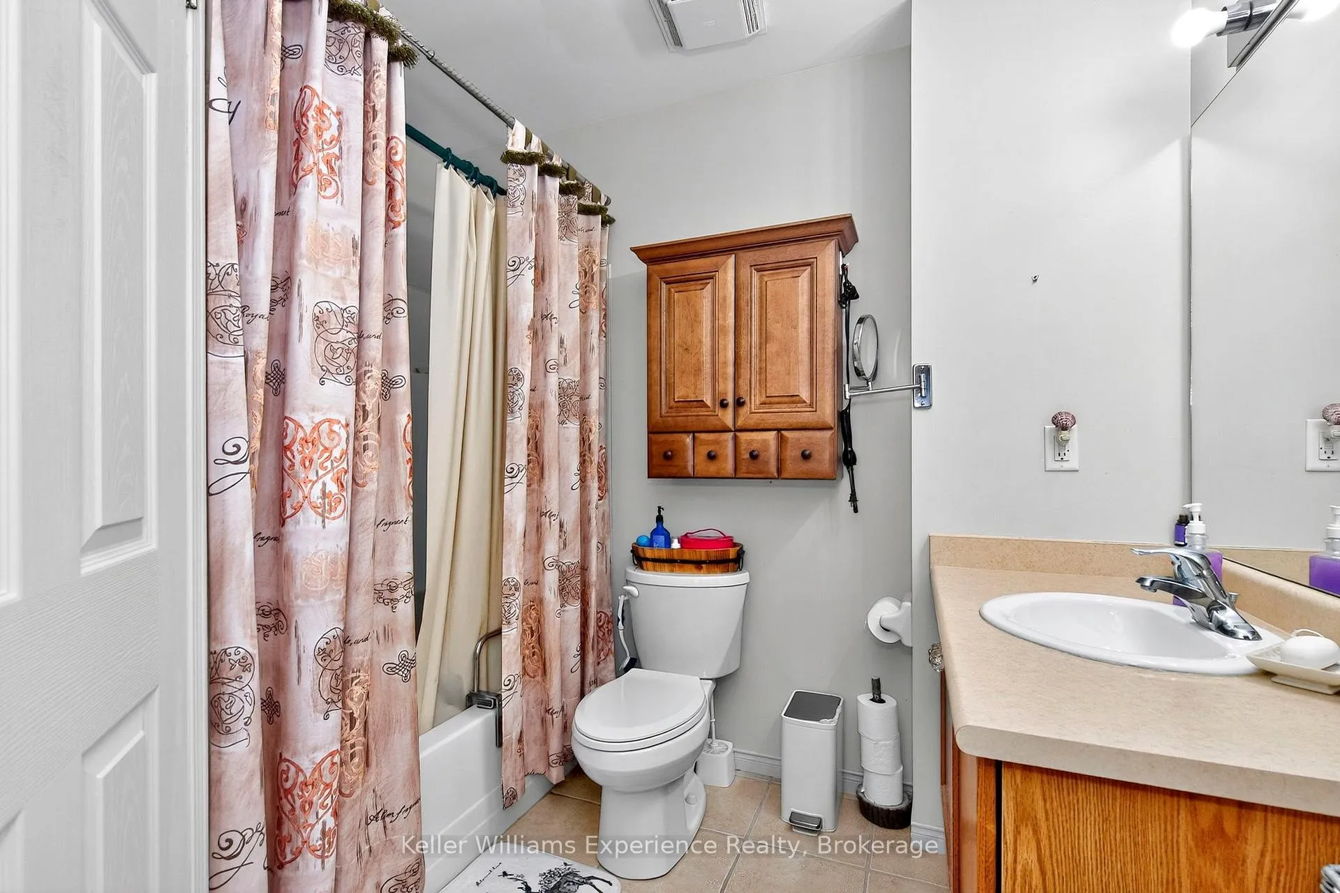 Photo 18 of 167 Southwinds Crescent, Midland — HOMEH