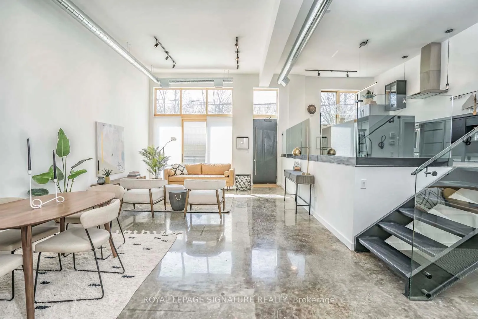Front of Unit 1, 36 Geary Avenue