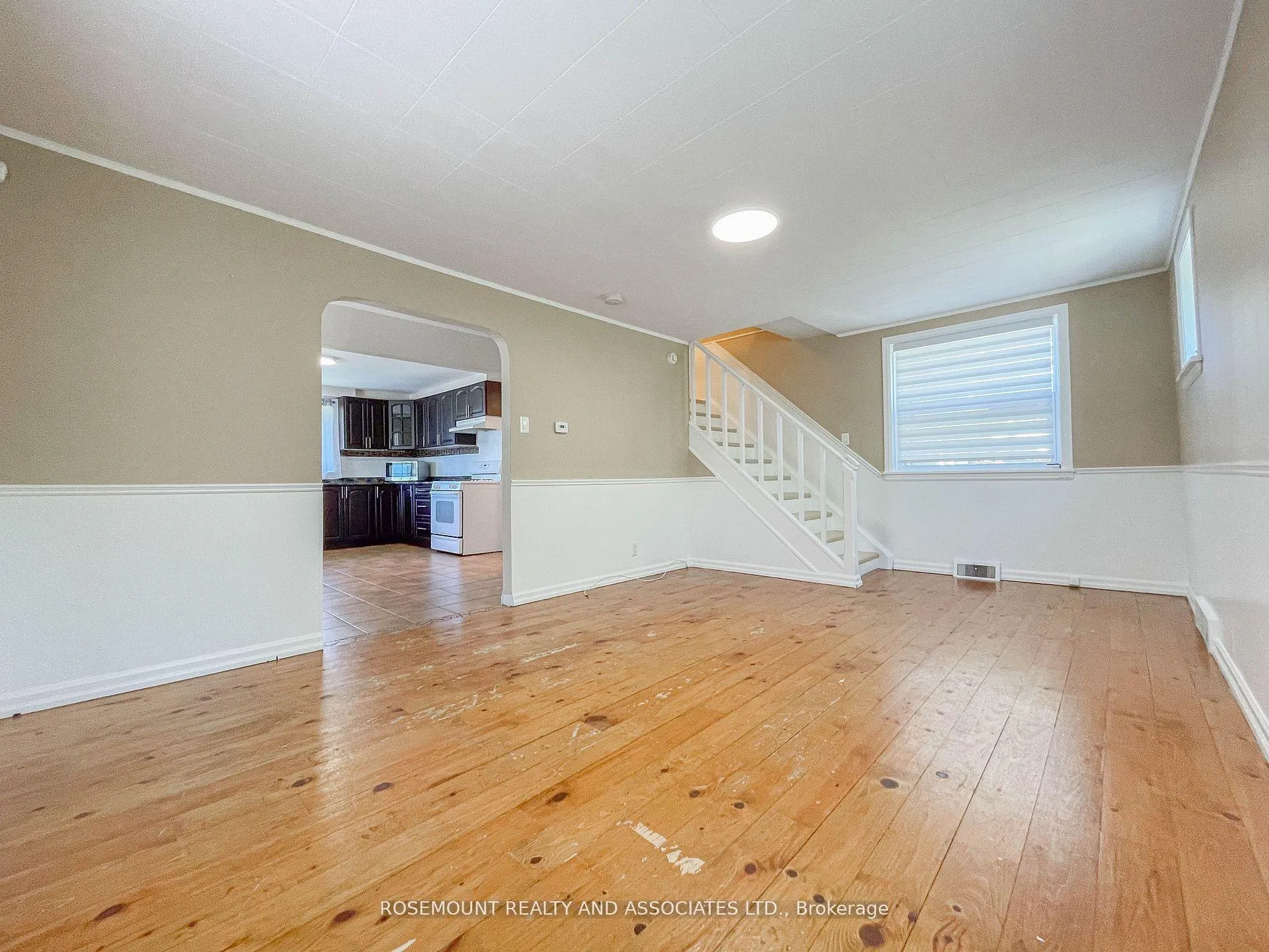 Photo 5 of 86 Winchester Road E, Whitby, Brooklin — HOMEH