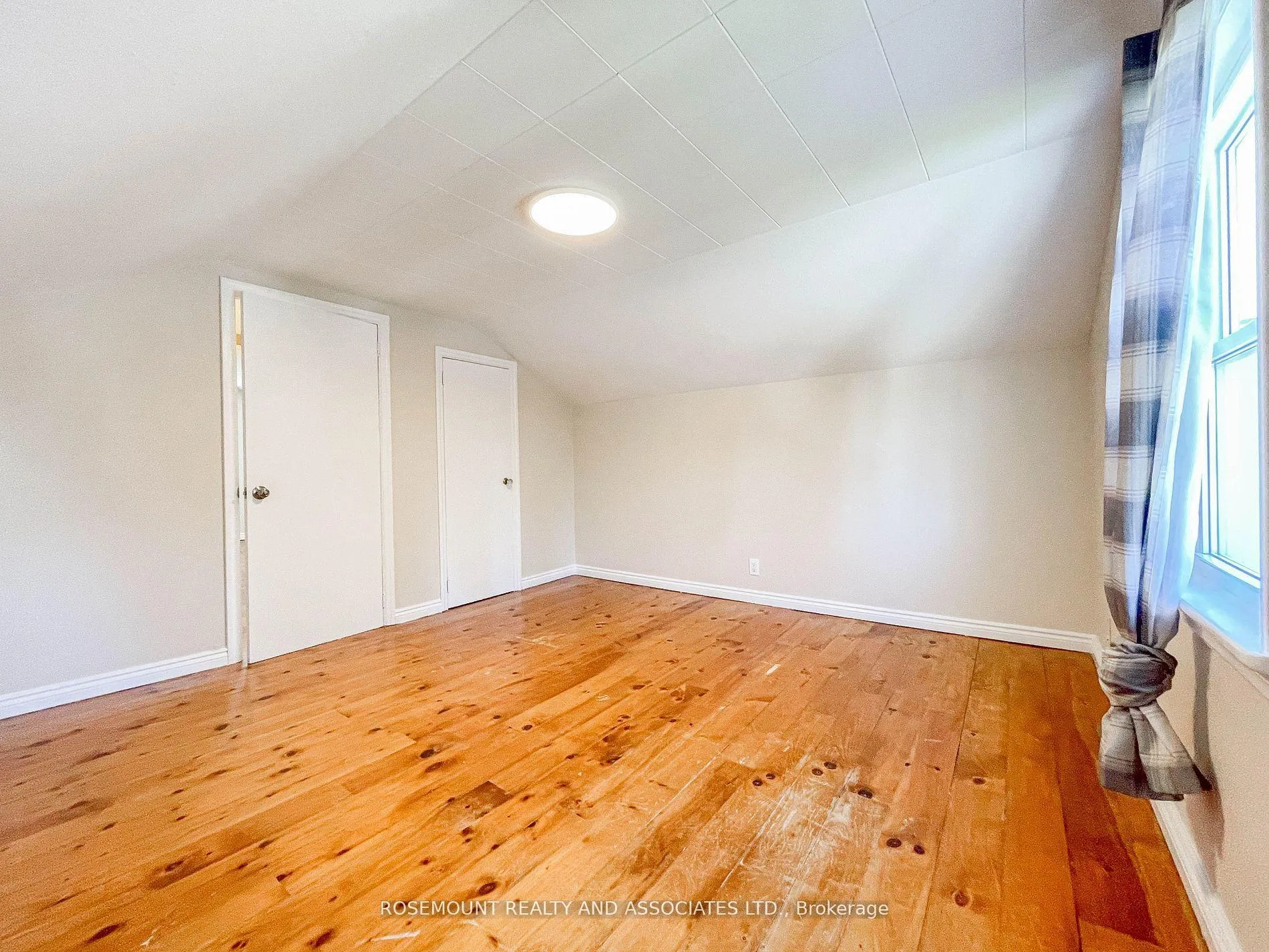 Photo 12 of 86 Winchester Road E, Whitby, Brooklin — HOMEH