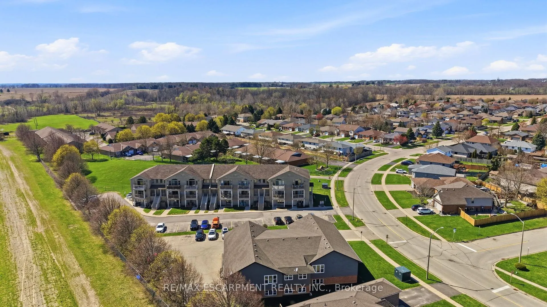 Photo 15 of Unit 102, 50 Whitlaw Way, Brant, Paris — HOMEH