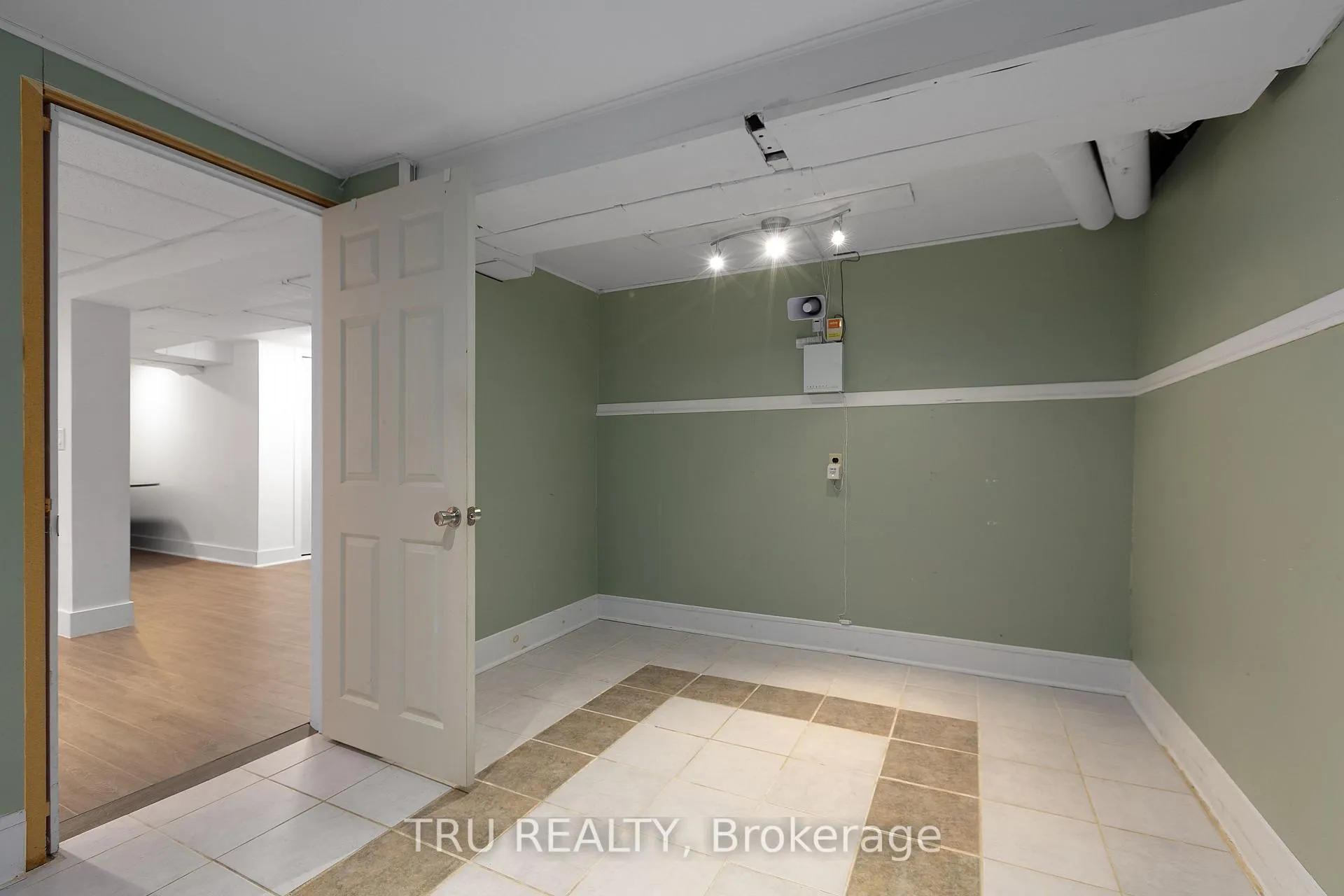 Photo 40 of 1078 St Emmanuel Terrace, Ottawa, Convent Glen North — HOMEH
