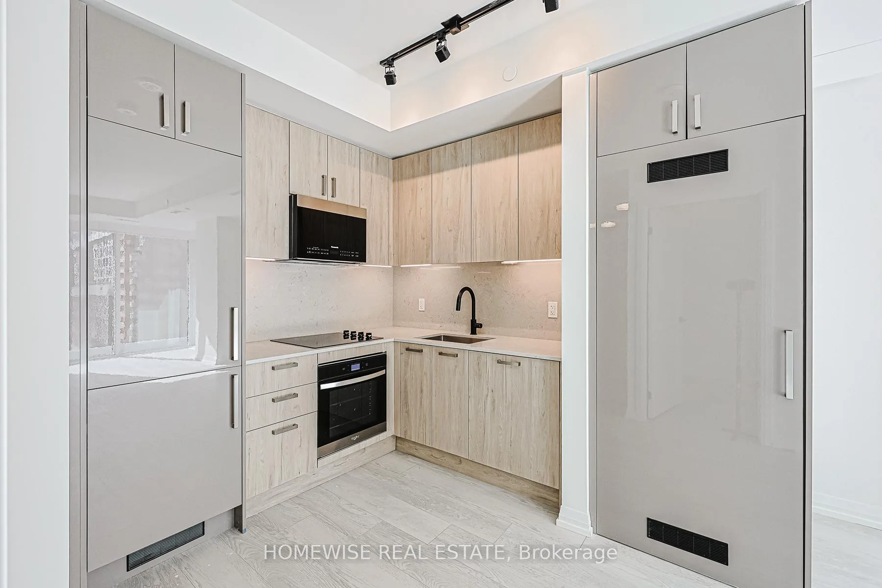 Photo 2 of Unit 604, 280 Dundas Street W, Toronto, Kensington-Chinatown — HOMEH