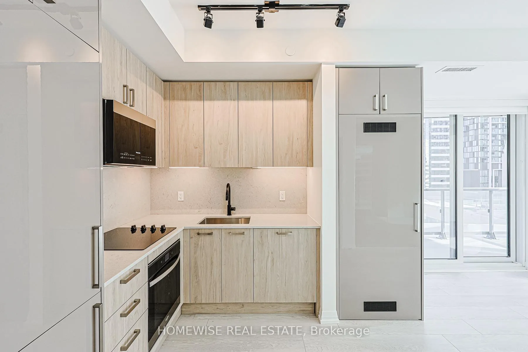 Photo 3 of Unit 604, 280 Dundas Street W, Toronto, Kensington-Chinatown — HOMEH