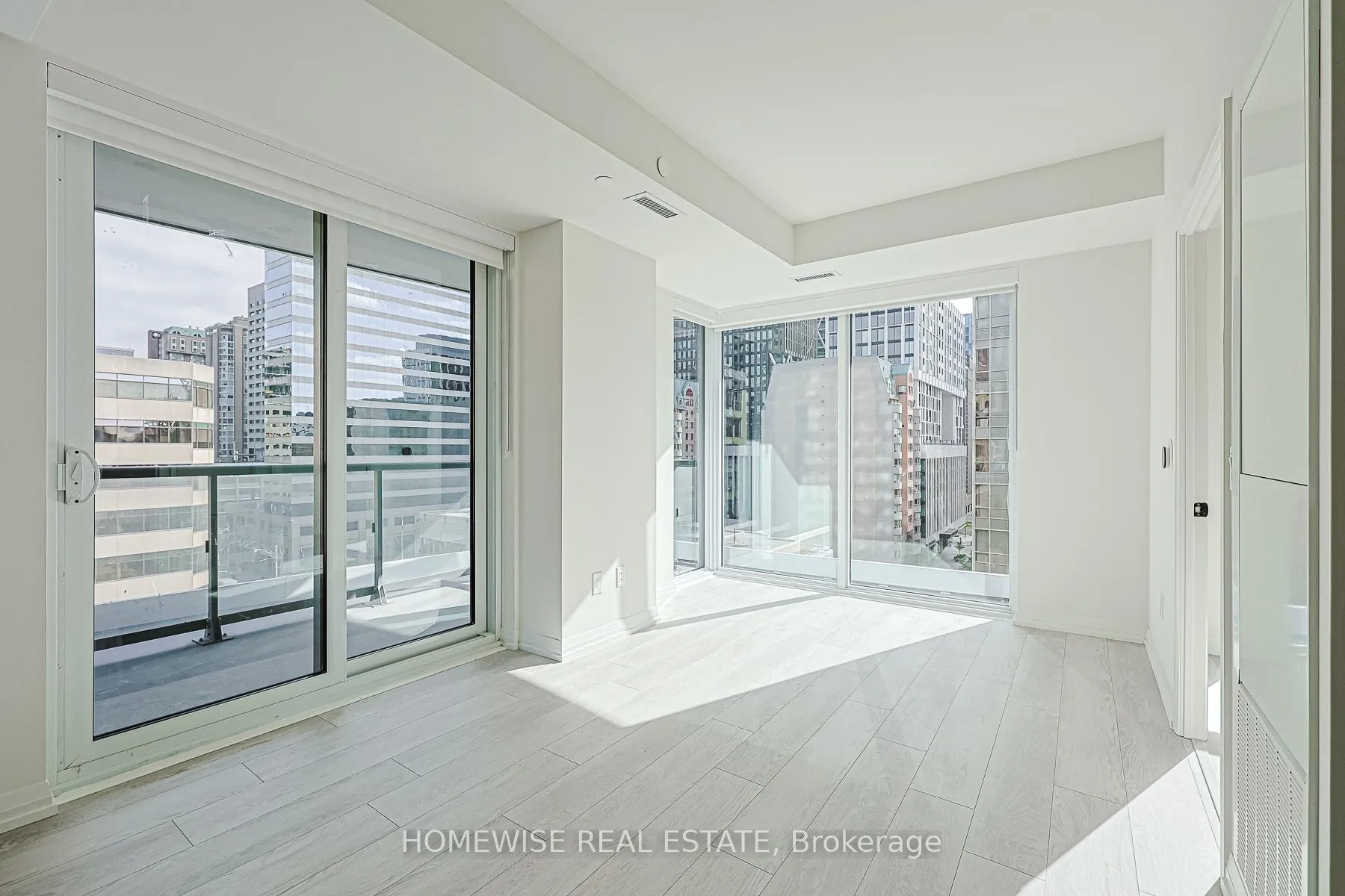 Photo 7 of Unit 604, 280 Dundas Street W, Toronto, Kensington-Chinatown — HOMEH