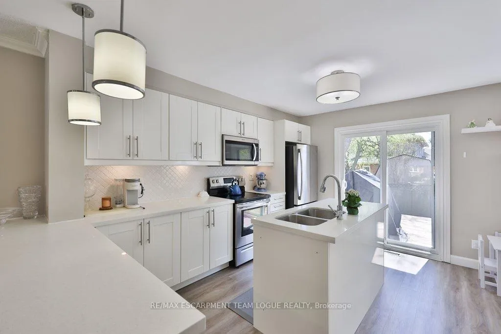 Photo 9 of 3208 Edenwood Crescent, Burlington, Headon — HOMEH