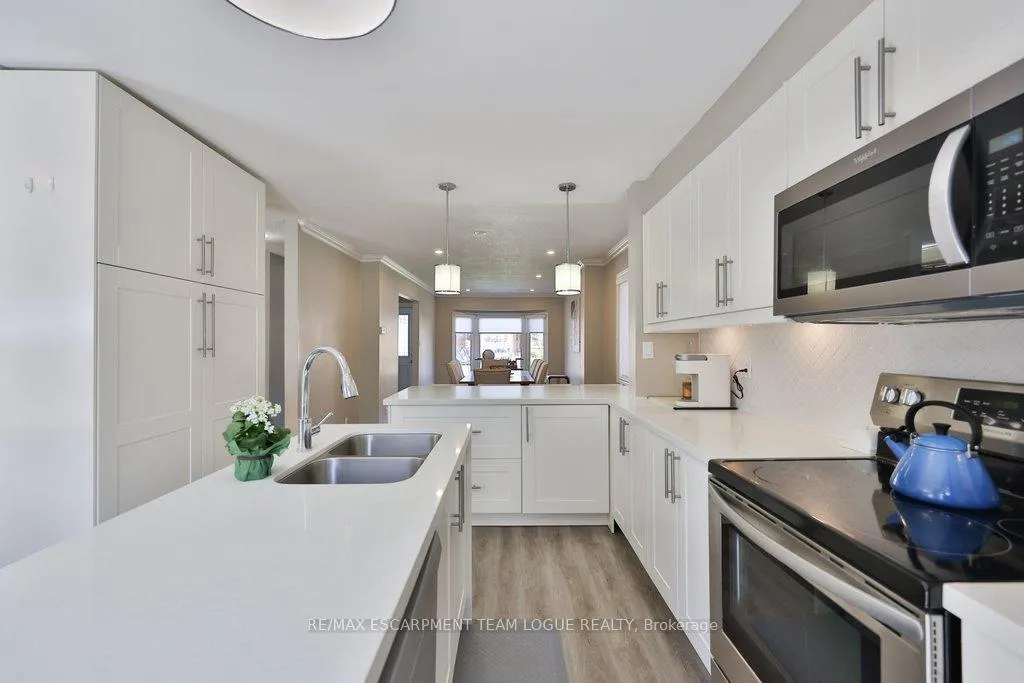 Photo 12 of 3208 Edenwood Crescent, Burlington, Headon — HOMEH