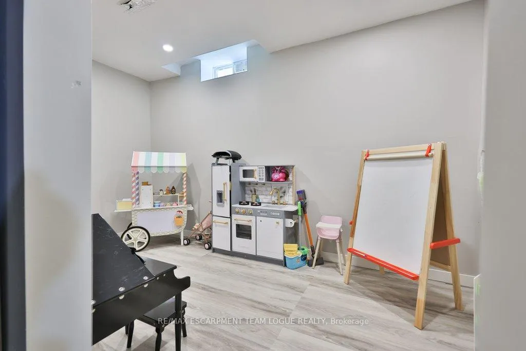 Photo 35 of 3208 Edenwood Crescent, Burlington, Headon — HOMEH
