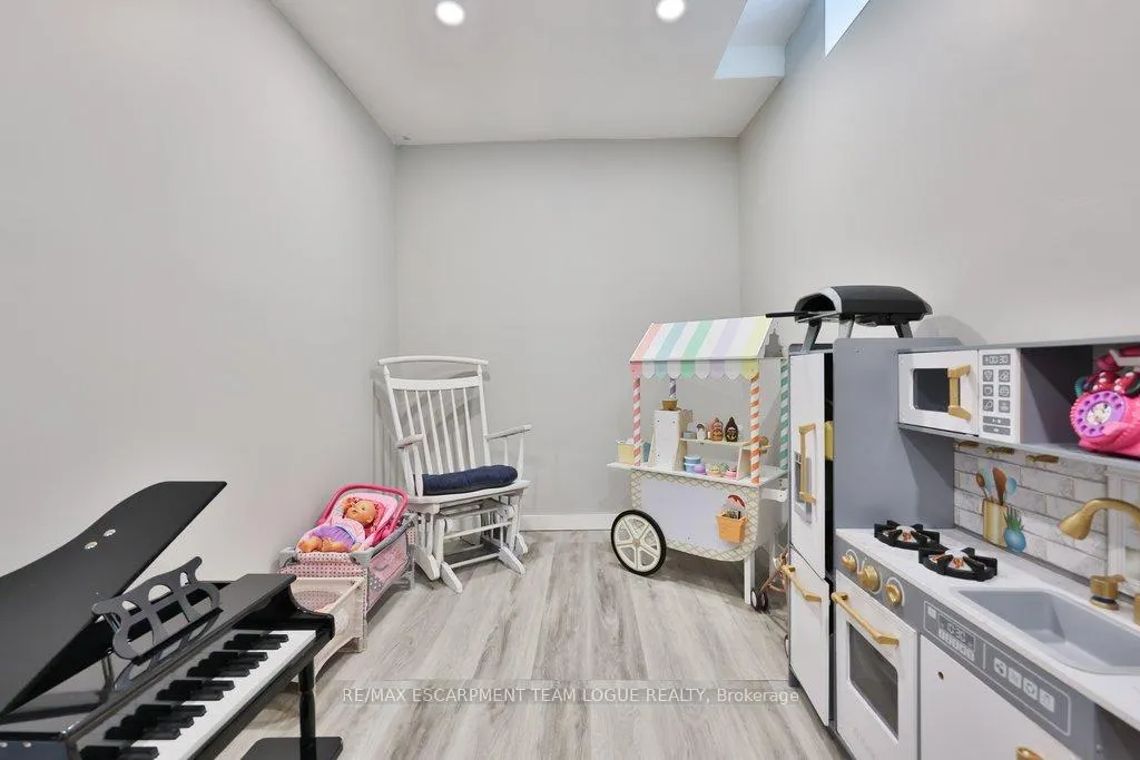 Photo 36 of 3208 Edenwood Crescent, Burlington, Headon — HOMEH