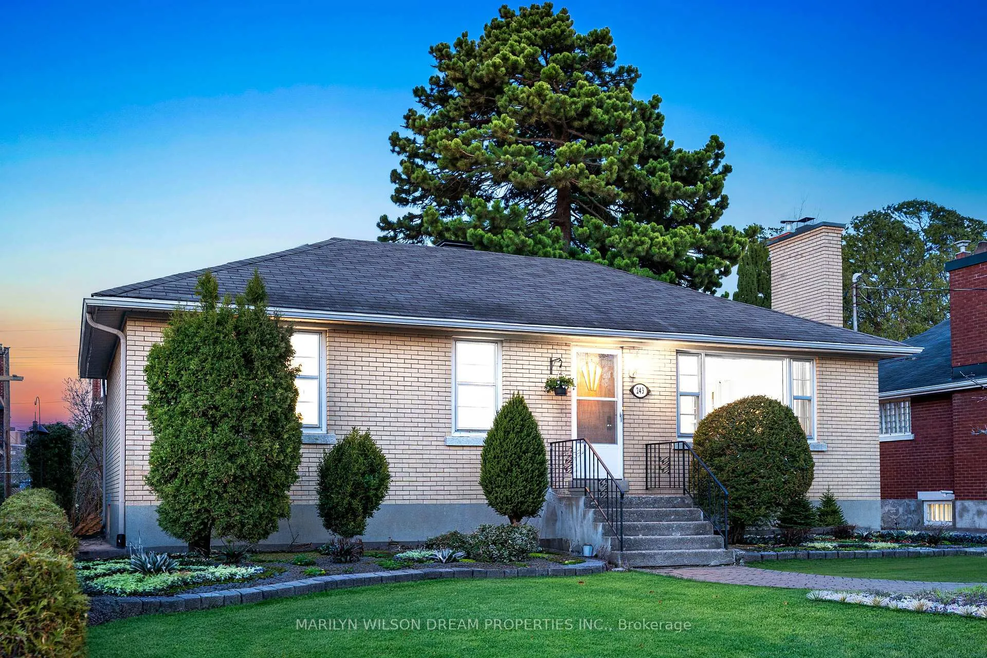 Photo 1 of 243 Compton Avenue, Ottawa, Woodroffe — HOMEH