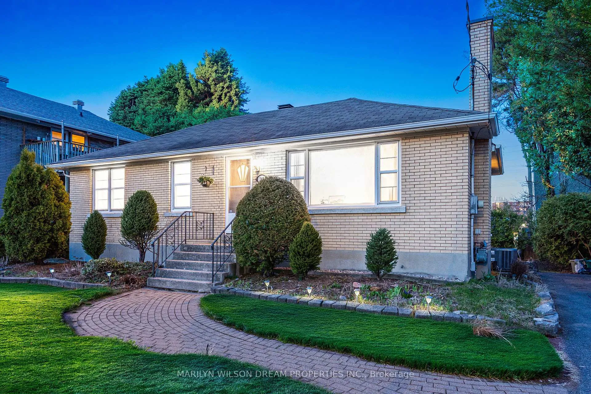 Photo 3 of 243 Compton Avenue, Ottawa, Woodroffe — HOMEH