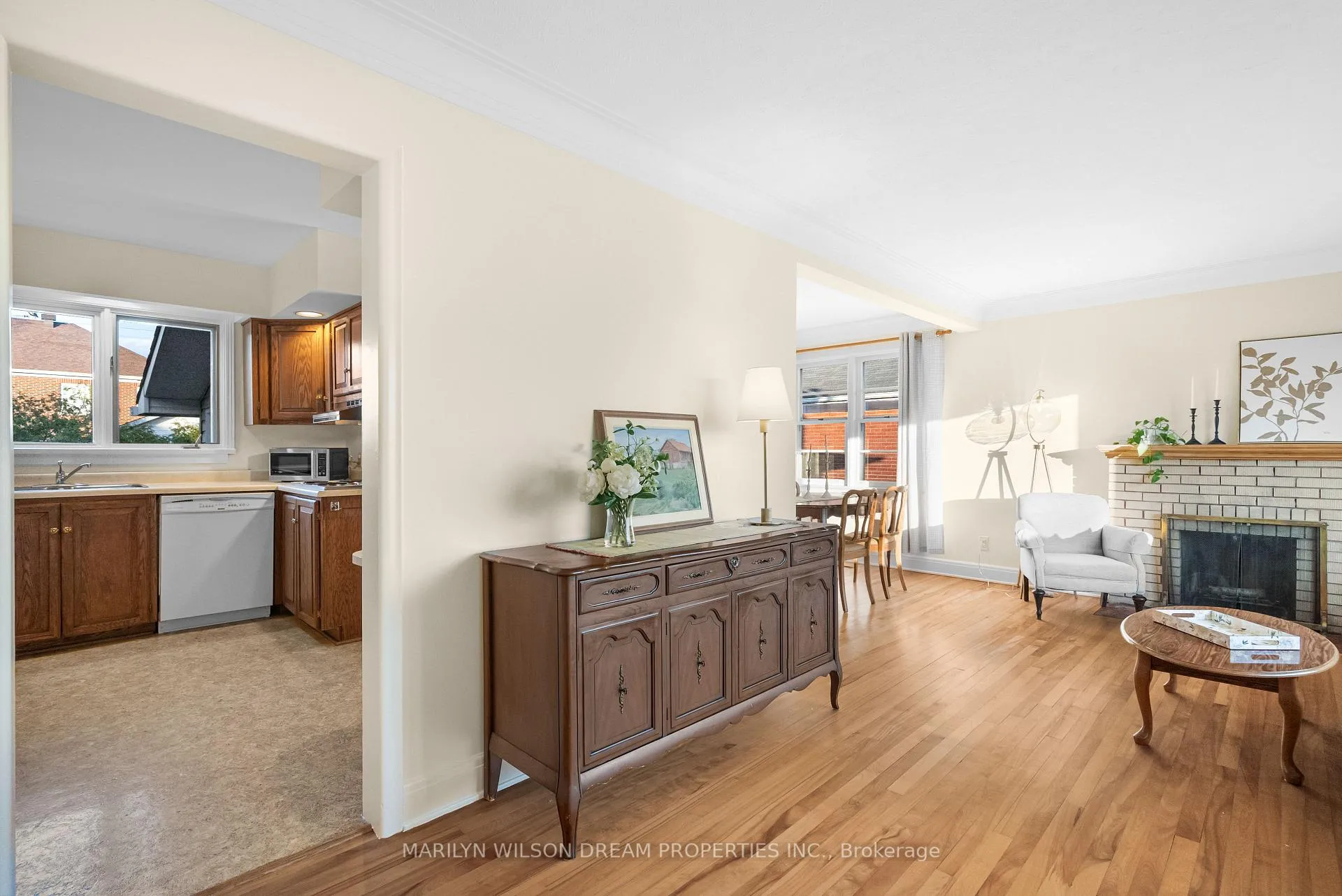 Photo 5 of 243 Compton Avenue, Ottawa, Woodroffe — HOMEH