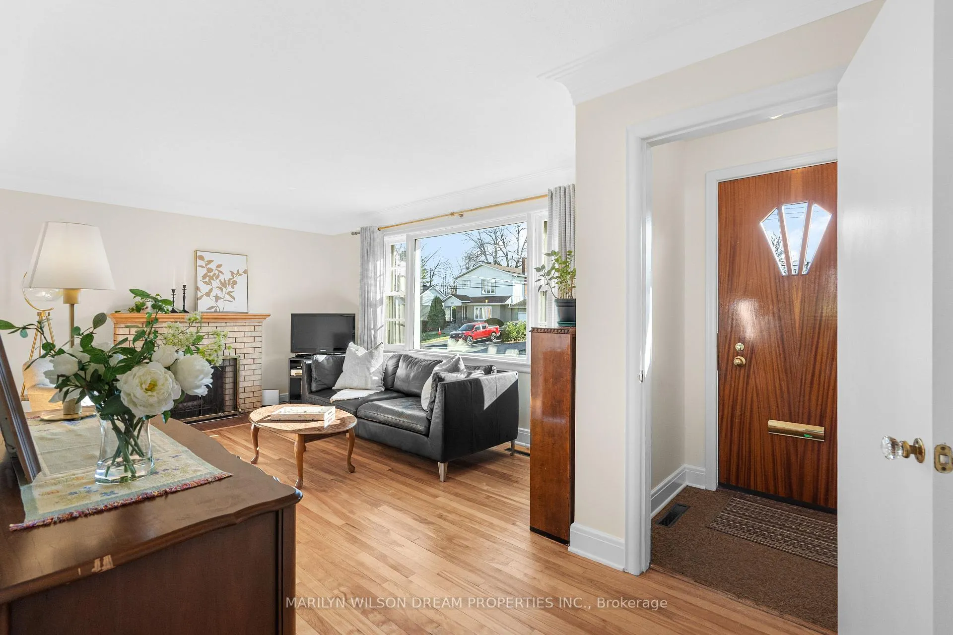 Photo 6 of 243 Compton Avenue, Ottawa, Woodroffe — HOMEH