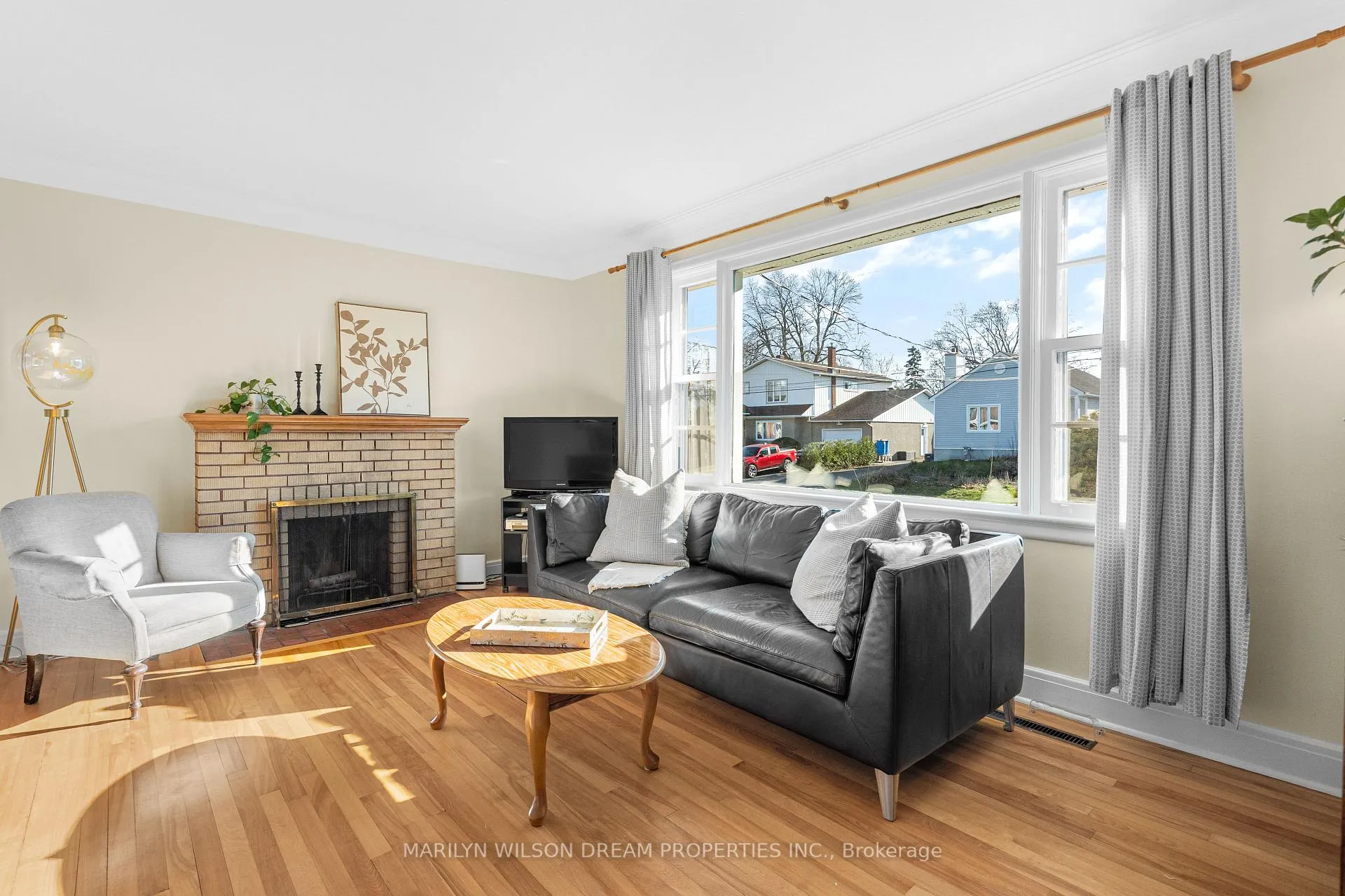 Photo 8 of 243 Compton Avenue, Ottawa, Woodroffe — HOMEH