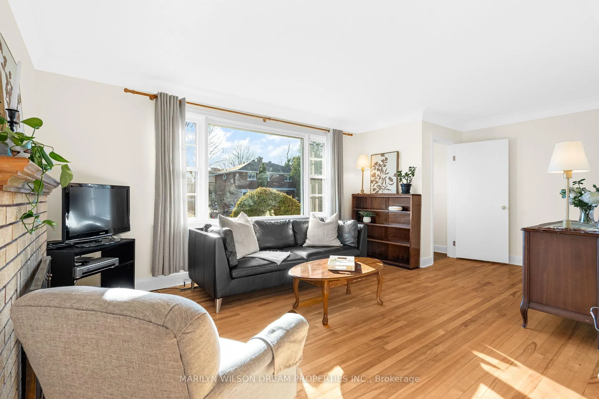 Photo 12 of 243 Compton Avenue, Ottawa, Woodroffe — HOMEH