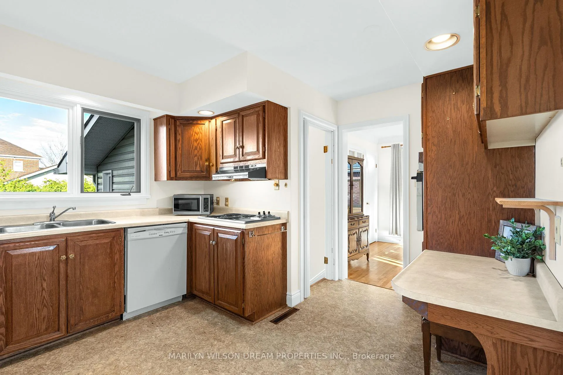 Photo 17 of 243 Compton Avenue, Ottawa, Woodroffe — HOMEH