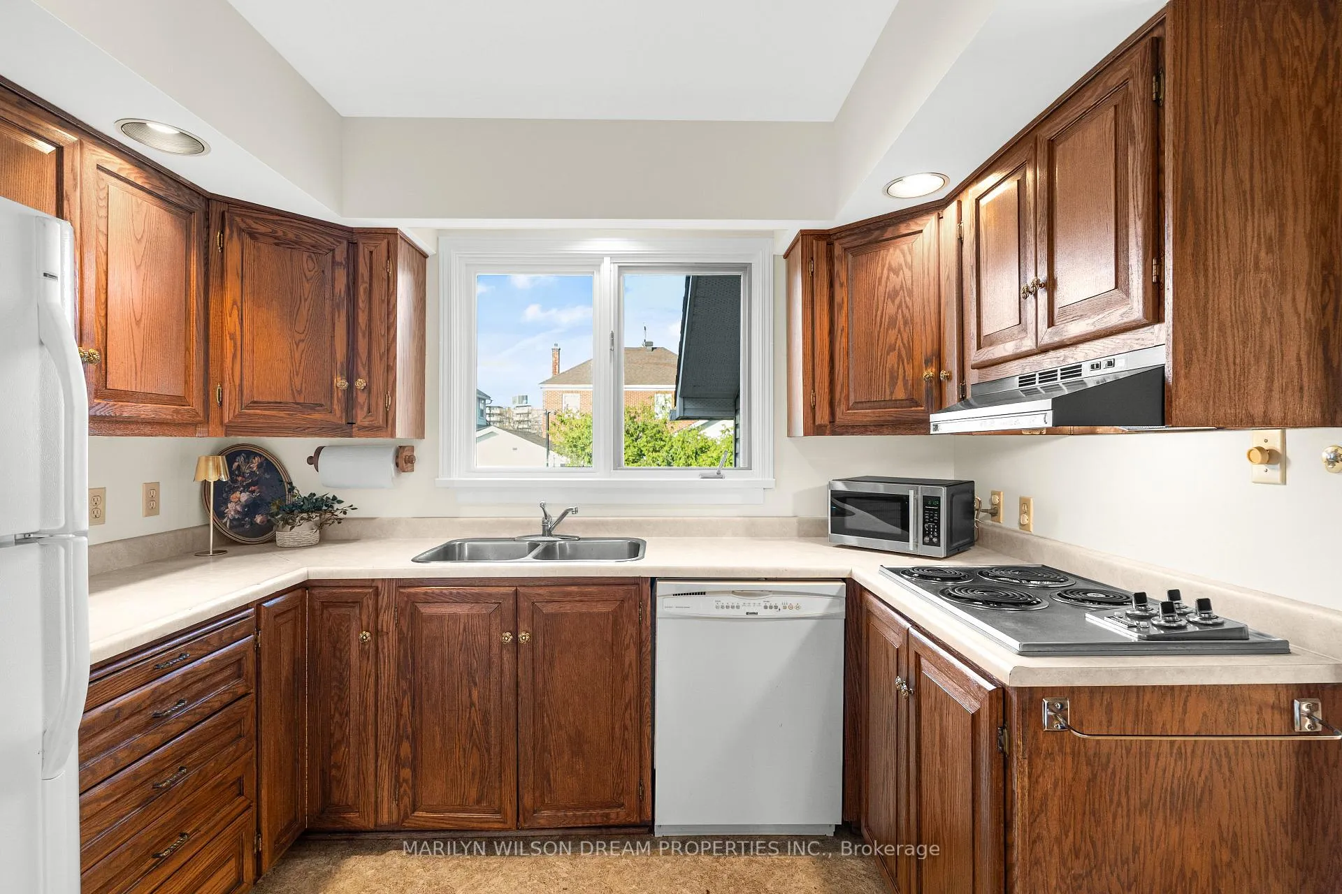 Photo 18 of 243 Compton Avenue, Ottawa, Woodroffe — HOMEH