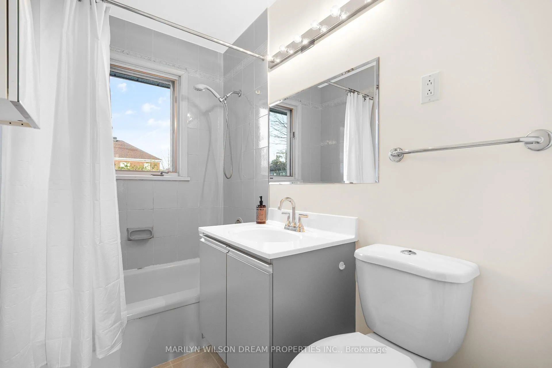 Photo 27 of 243 Compton Avenue, Ottawa, Woodroffe — HOMEH