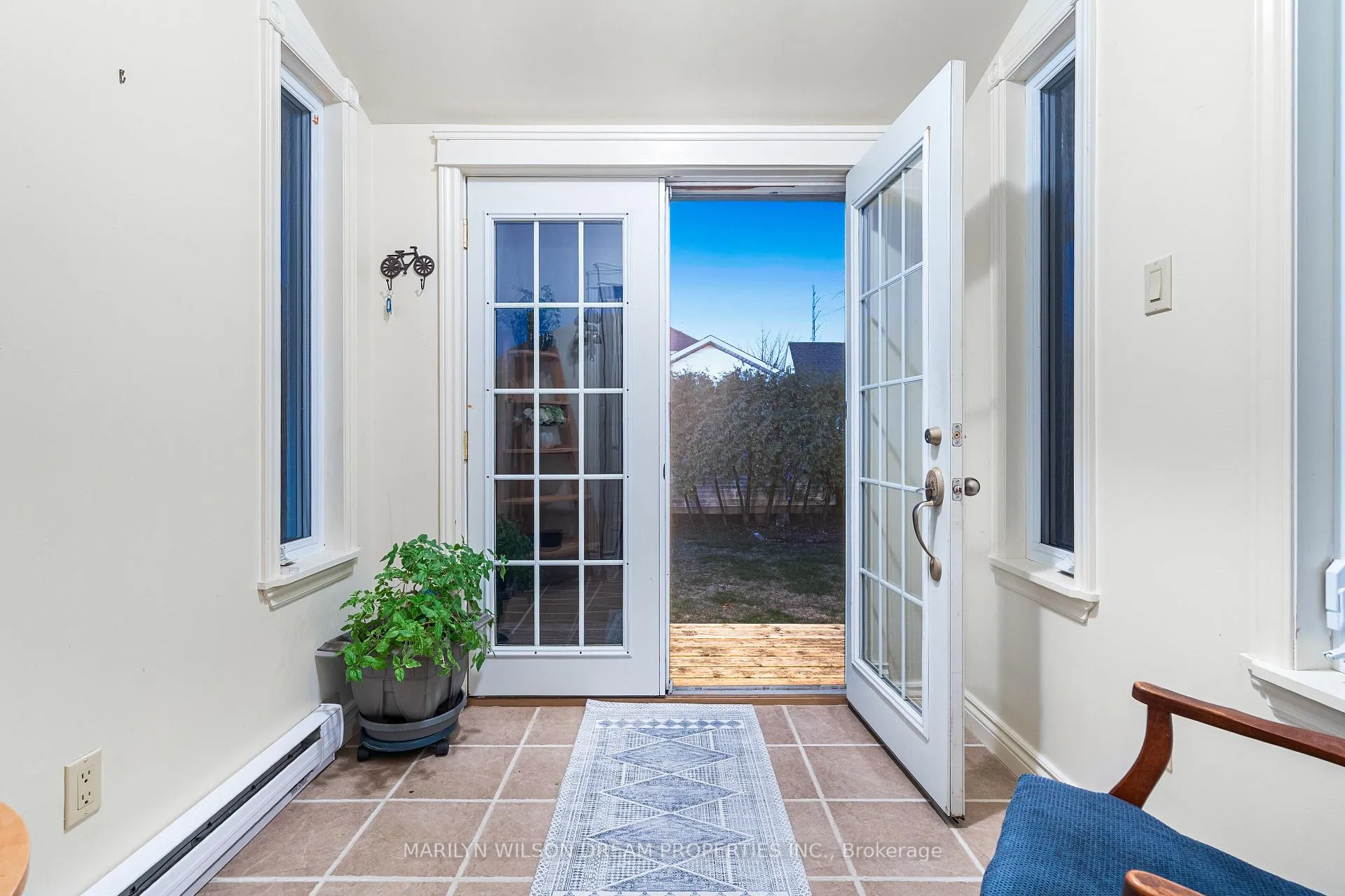 Photo 33 of 243 Compton Avenue, Ottawa, Woodroffe — HOMEH
